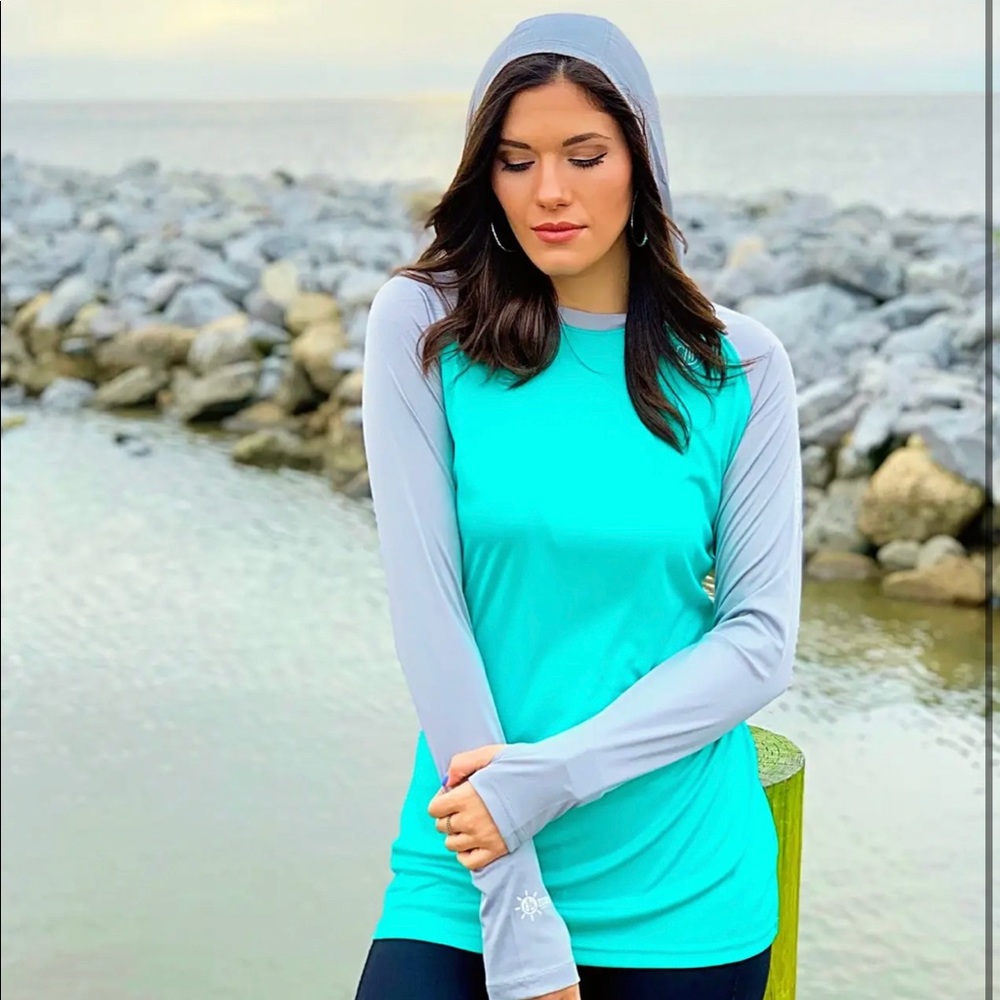 NEW Coastal Waters Performance Raglan Long Sleeve Hooded Top UPF 50 LAST ONE